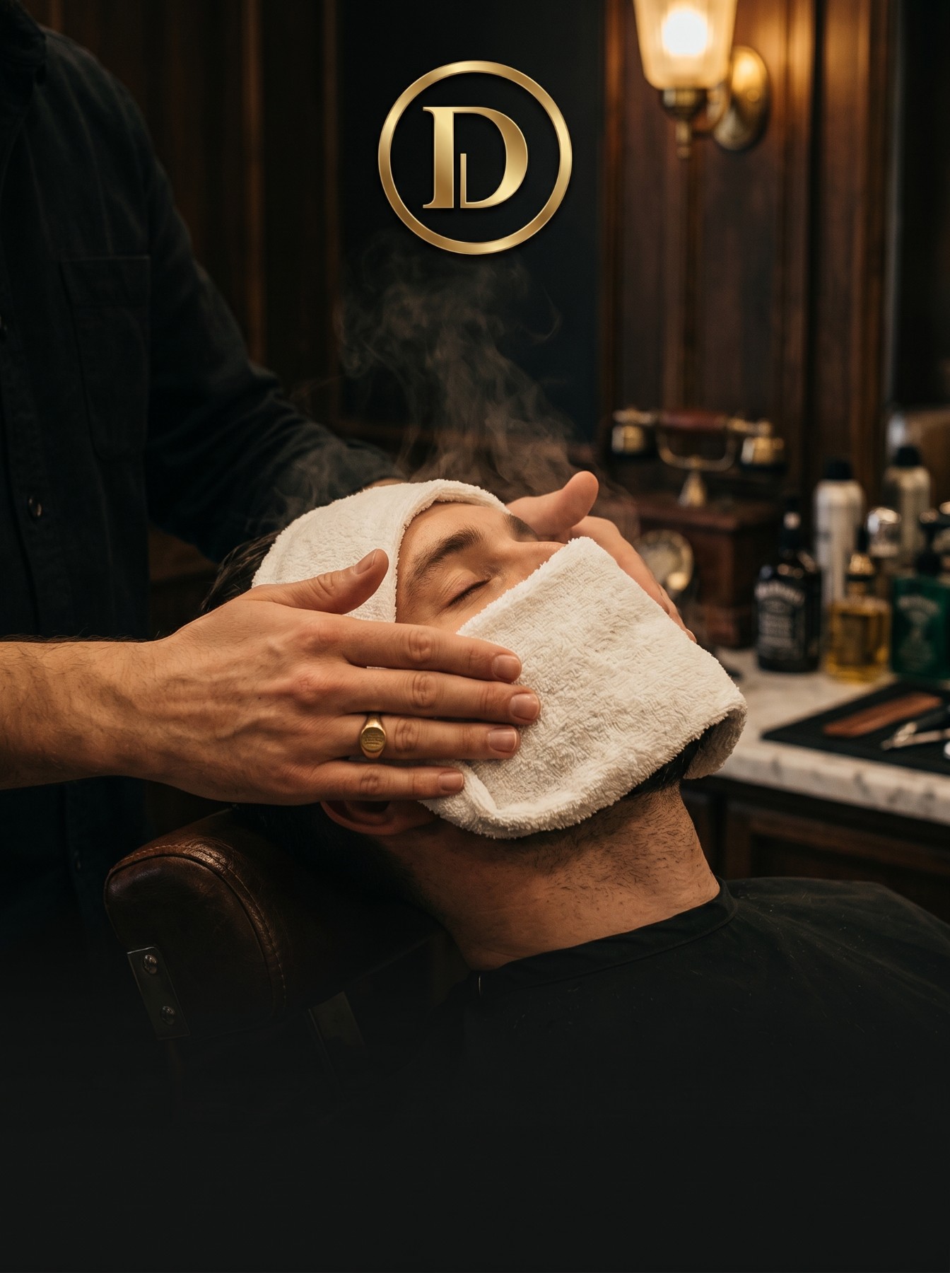 Ritual da toalha quente no rosto, momento de acabamento na Deluxe